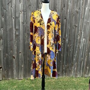 Anthropologie- Floreat Aurelia Velvet Floral Kimono EUC